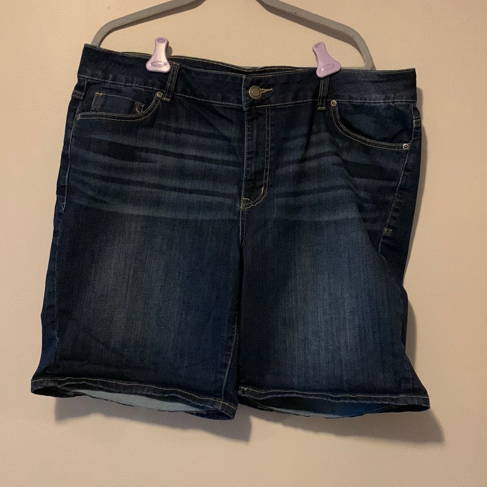 Maurices 9” inseam Bermuda shorts